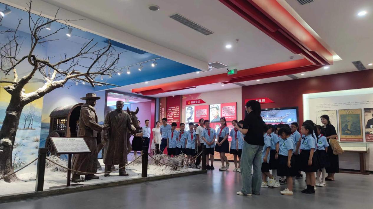 池州市贵池区牌楼镇:驻村工作队聚力儿童关爱 搭建梦想舞台